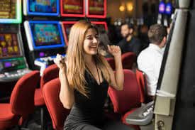 Tampilan meja Live Casino raja717 dengan dealer nyata siaran langsung